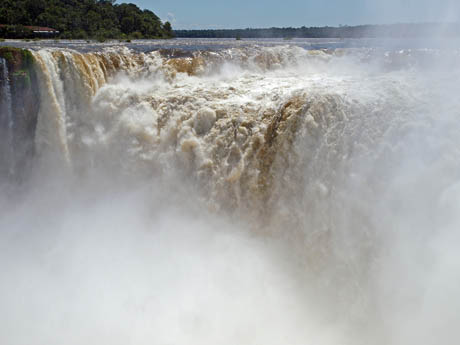 Devil's Throat Iguazu Falls